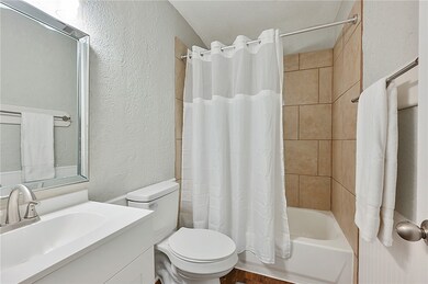 1537 Pine Ridge Dr unit C, College Station, TX 77840 - photo 5