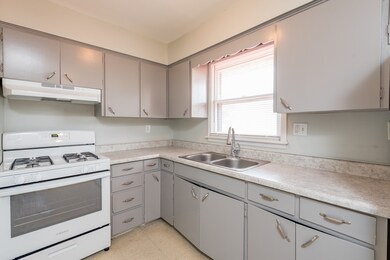 2205 Hermon Ave, Zion, IL 60099 - photo 7