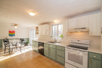 9 Abbey Rd, Raymond, NH 03077 - photo 3