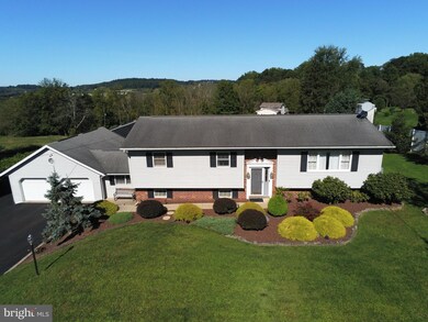 8573 Orchard Rd, Coopersburg, PA 18036 - photo 2