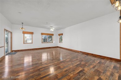 615 N 2nd Ave W, Newton, IA 50208 - photo 4