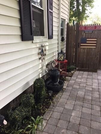 22 Shillaber St, Salem, MA 01970 - photo 2