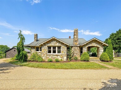 529 Pace Rd, Hendersonville, NC 28792 - photo 2