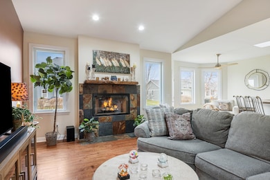 522 Bridgewater Cir, Williams Bay, WI 53191 - photo 3