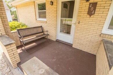 COZY COVERED FRONT PORCH