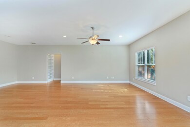 6013 Trestle St-04