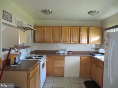 31 Buttercup Ln, Willingboro, NJ 08046 - photo 7