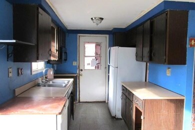 231-125452 Kitchen 2
