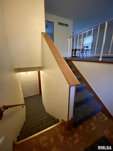 2334 Adams St, Davenport, IA 52803 - photo 2