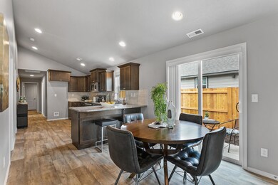 Benton - Dining Room