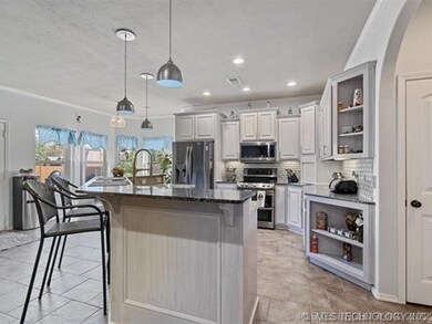 Sink and appliances LIKE NEW! Recently updated!