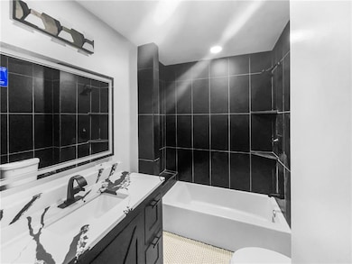 612 N Logan St, Olathe, KS 66061 - photo 7