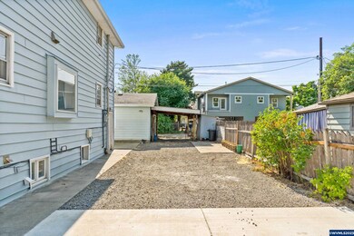 1113 E 4th St, Newberg, OR 97132 - photo 3