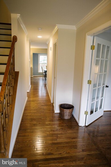 17281 Pickwick Dr, Purcellville, VA 20132 - photo 3