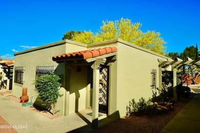 130 W Calle Del Ano, Green Valley, AZ 85614 - photo 4