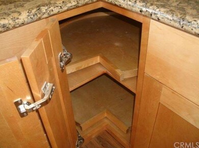 Lazy Susan's inside the new kitchen cornert cabine