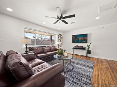 102 W Urbana St, Broken Arrow, OK 74012 - photo 7