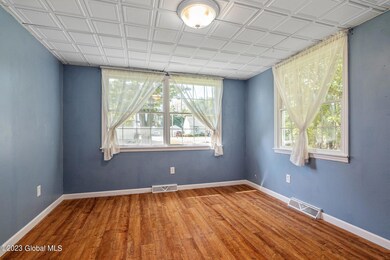 9-web-or-mls-113HiddenLn_09