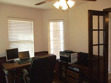 Studio/Study/Office.
