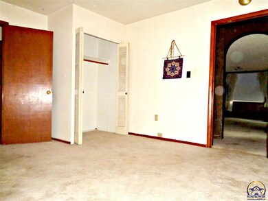 2300 W 1st Ave, Topeka, KS 66606 - photo 4