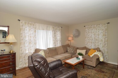 200 Princeton Ave, Reading, PA 19609 - photo 5