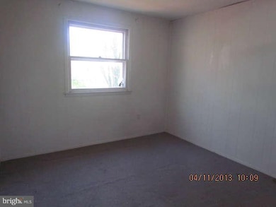 14226 Chadwick Ln, Rockville, MD 20853 - photo 5