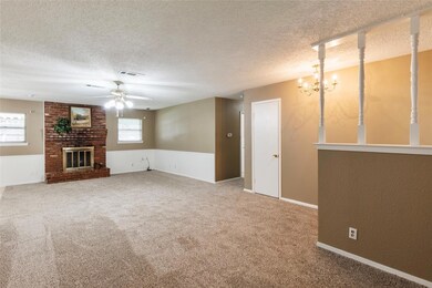 1008 Livingston Dr, Hurst, TX 76053 - photo 7