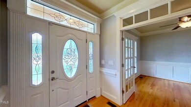 24-web-or-mls-208-Kings-Castle-Dr-Apex-N