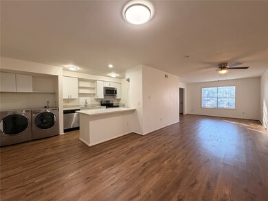 9303 Hammerly Blvd unit 302, Houston, TX 77080 - photo 3