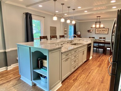 1613 Warbler Dr, Naperville, IL 60565 - photo 4