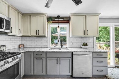 52 Simpson Cir, Agawam, MA 01001 - photo 5