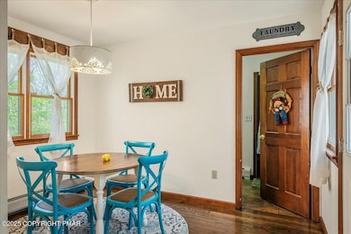 05-HomeView_Media-140_Piney_Woods_Dr.-#5