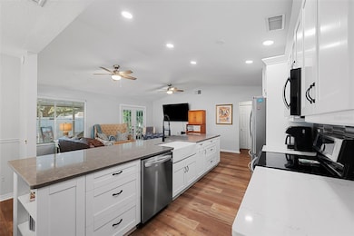 7515 Wakulla Dr, Temple Terrace, FL 33637 - photo 7