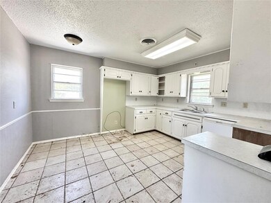 1602 N Beard Ave, Shawnee, OK 74804 - photo 7