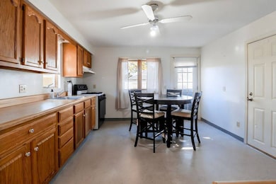 25 Park Square Ave, Riverside, RI 02915 - photo 4