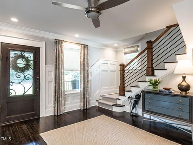 005-1280x960-foyer