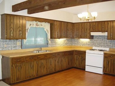 8695 Mathews Ln, Crown Point, IN 46307 - photo 4