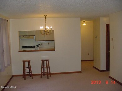 Living room/dining