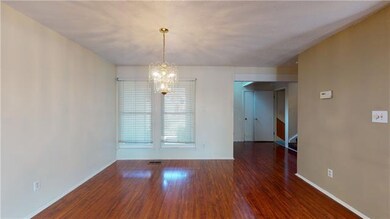 8194 Halsey St, Lenexa, KS 66215 - photo 5