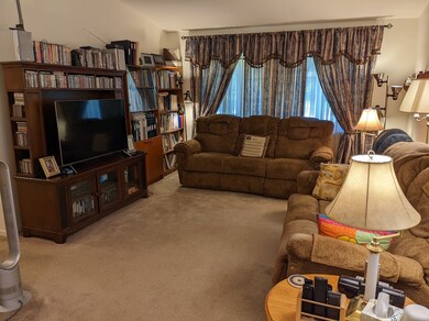 4104 Wren Ln, Rolling Meadows, IL 60008 - photo 3