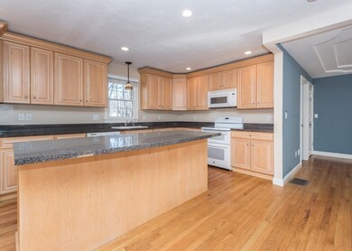 49 Worcester Ln, Waltham, MA 02451 - photo 6