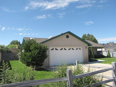 104 Meadow Cir, Bloomfield, NM 87413 - photo 3