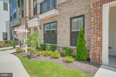 22580 Windsor Locks Square, Ashburn, VA 20148 - photo 5