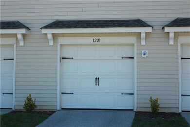 Over-sized private garage