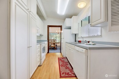 225 76th St SW, Everett, WA 98203 - photo 4