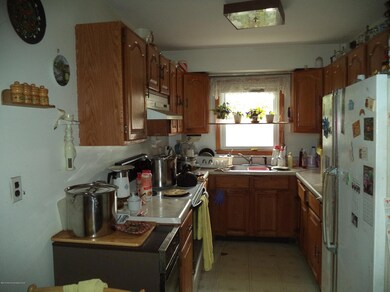 514 Henry Place, North Middletown, NJ 07748 - photo 4