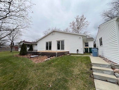 308 Wallace Dr, Saline, MI 48176 - photo 6