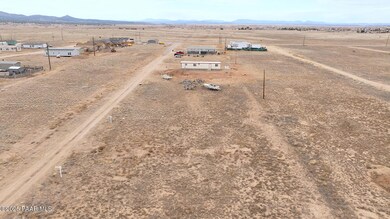 360 W Hawaii Rd, Paulden, AZ 86334 - photo 4