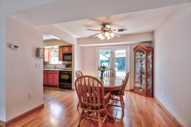 005_Dining Room