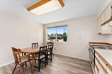 8225 212th St SW unit 302, Edmonds, WA 98026 - photo 4